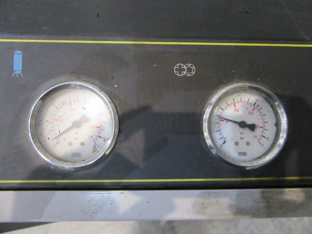 415338-4 FINI Screw compressor with air dryer, heat exchanger / heat recovery and a large pressure tank