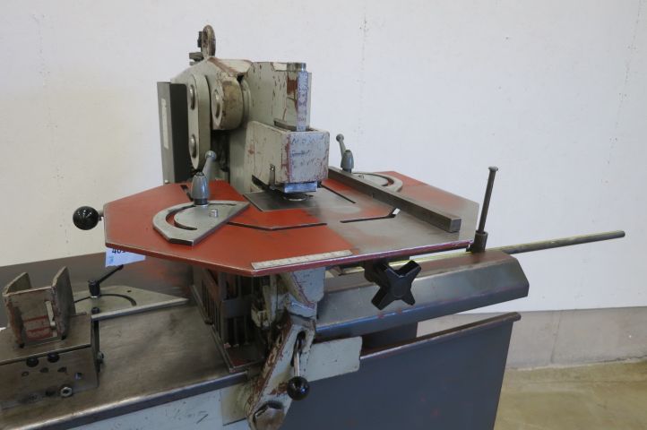 401370-2 Profileshearingmachine Br. Wikström BW 301