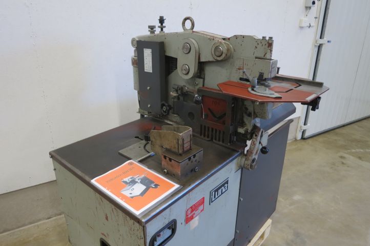 401370-7 Profileshearingmachine Br. Wikström BW 301