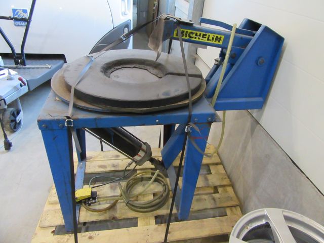 415384-2 Ahcon clinchboard