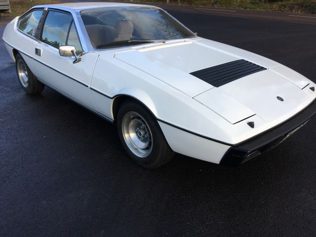 432327-1 Lotus Eclat 1977