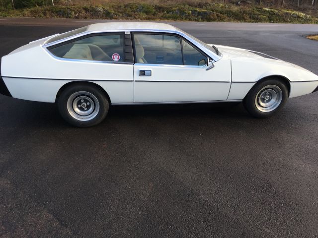 432327-4 Lotus Eclat 1977