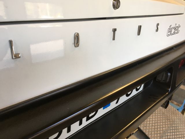 432327-24 Lotus Eclat 1977