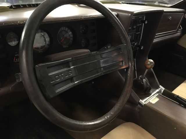 432327-39 Lotus Eclat 1977