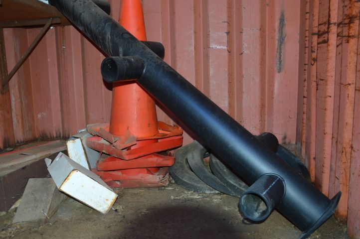 432267-7 Personalvagn med redskapscontainer