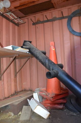 432267-9 Personalvagn med redskapscontainer