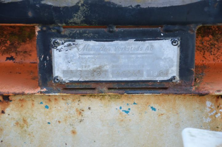 432267-18 Personalvagn med redskapscontainer