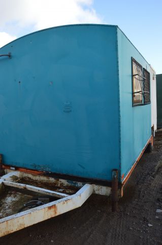 432267-19 Personalvagn med redskapscontainer