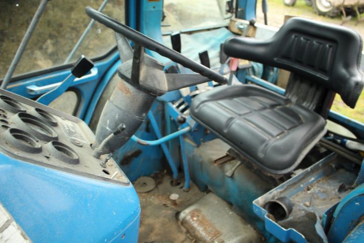 432511-10 Traktor Ford 6700 4WD -79 (inkl frontlastare)