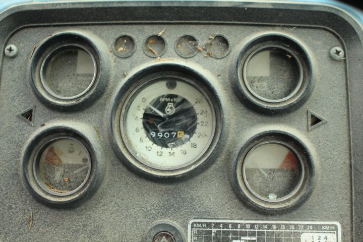 432511-12 Traktor Ford 6700 4WD -79 (inkl frontlastare)