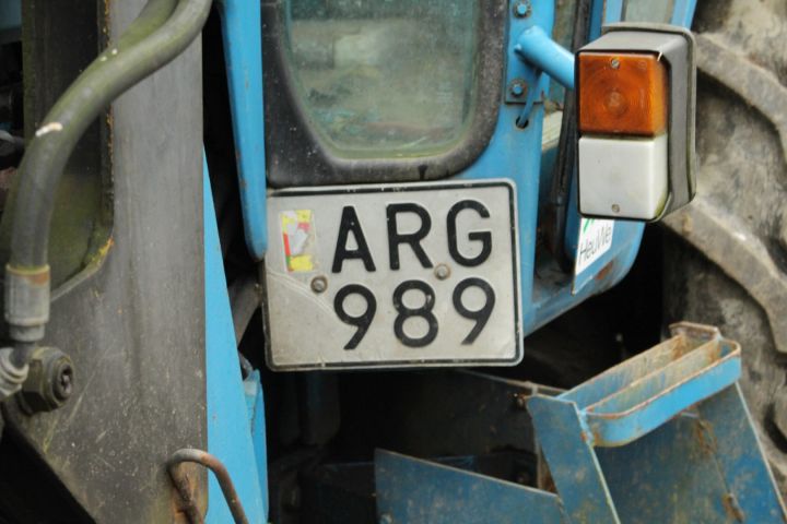 432511-15 Traktor Ford 6700 4WD -79 (inkl frontlastare)