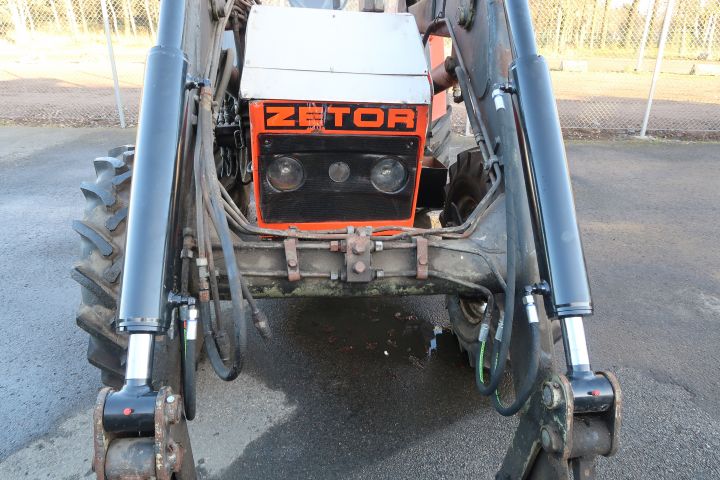 404703-24 Tractor Zetor Chrystal 8045