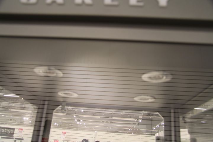 433698-3 Exponeringsskåp Oakley