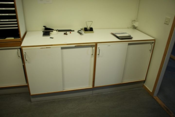 430323-2 Postfack, hyllor, kontorsskåp