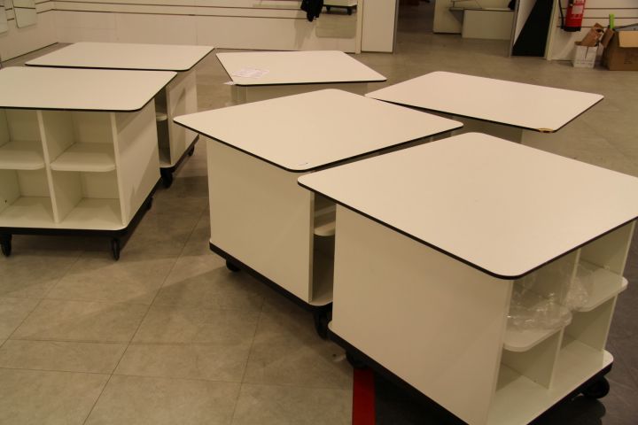 433713-3 Exponeringsbord 6st