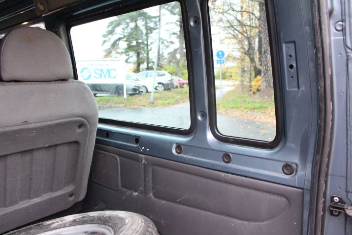 434306-31 Ford Transit 125 T330 (9-sits, Aut) -04