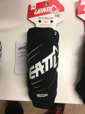 434520-1 LEATT knäskydd strl XXL