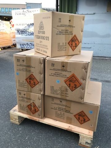 435090-2 Fireworks: 14 Bomb Bombs (1054 shots)