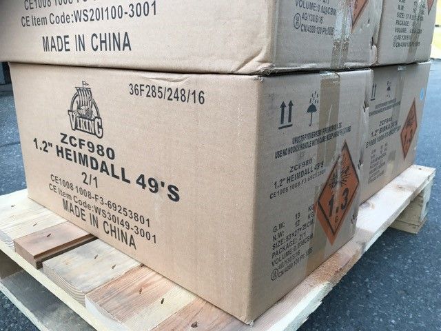 435090-5 Fireworks: 14 Bomb Bombs (1054 shots)