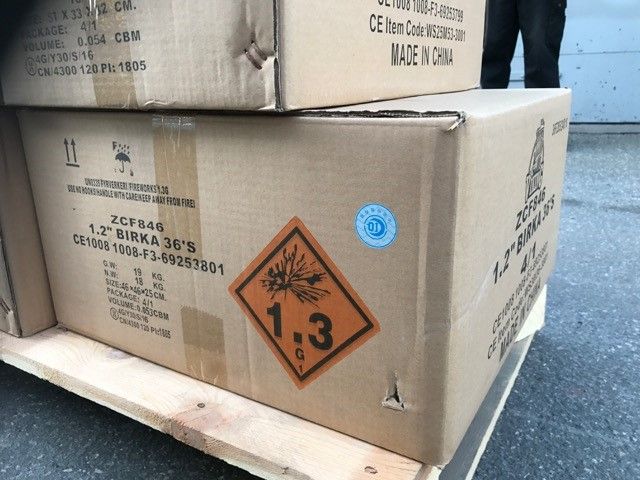 435090-6 Fireworks: 14 Bomb Bombs (1054 shots)