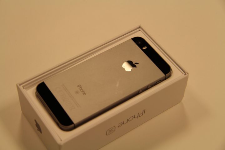 433868-5 Mobiltelefoner 4st Apple Samsung + surfplatta