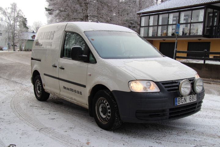 435593-6 VW Caddy 1,9TDI -08 (27678 mil)