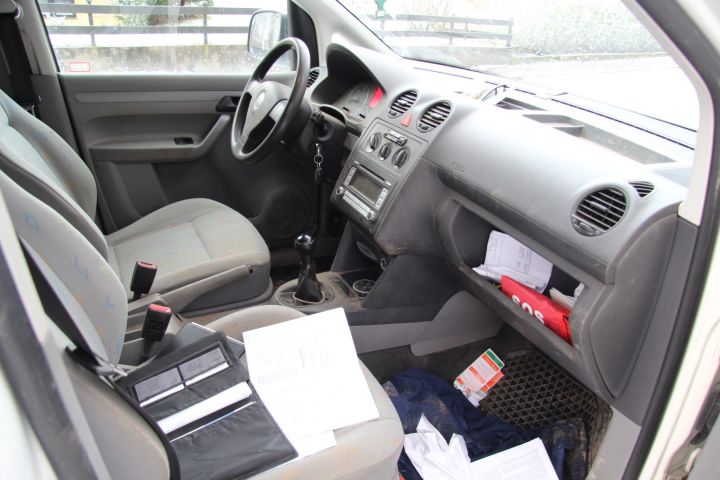 435593-14 VW Caddy 1,9TDI -08 (27678 mil)