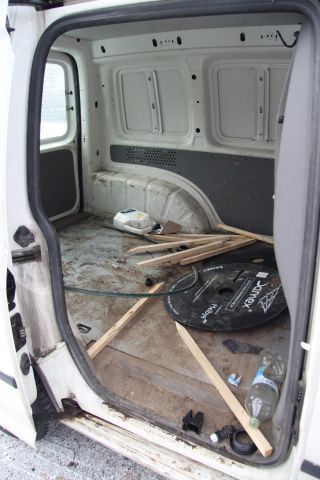 435593-18 VW Caddy 1,9TDI -08 (27678 mil)