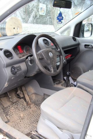 435593-19 VW Caddy 1,9TDI -08 (27678 mil)