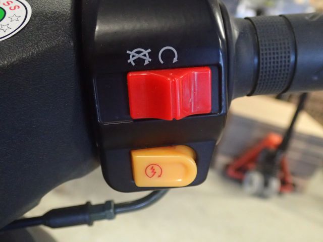 400064-9 EU Moped Viarelli. -16 Reg nr NLD 551