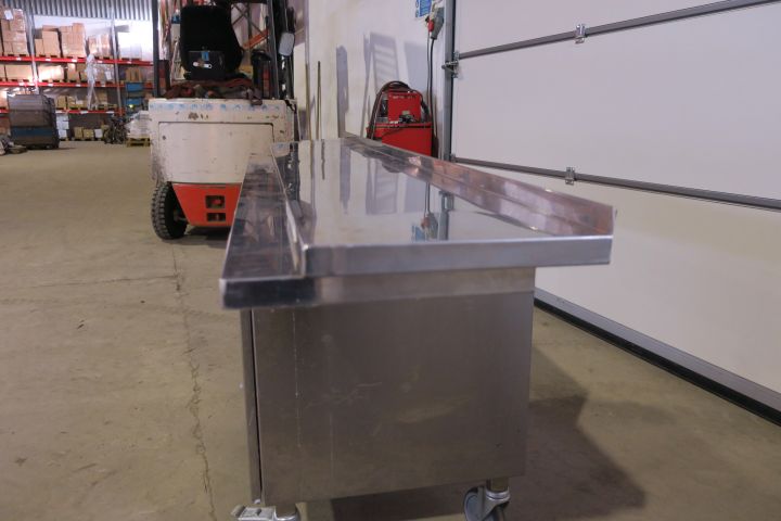 410221-12 Kitchen equipment for large kitchens, trolleys, shelves, waste carriage