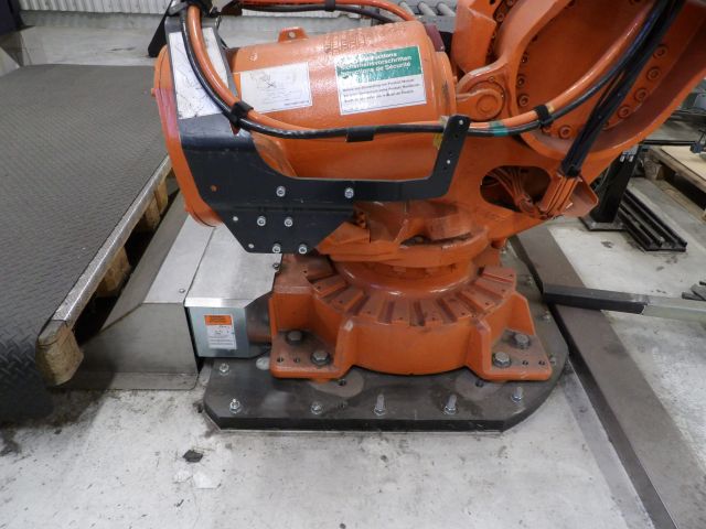 414143-5 ABB Robot IRB 6640 -08