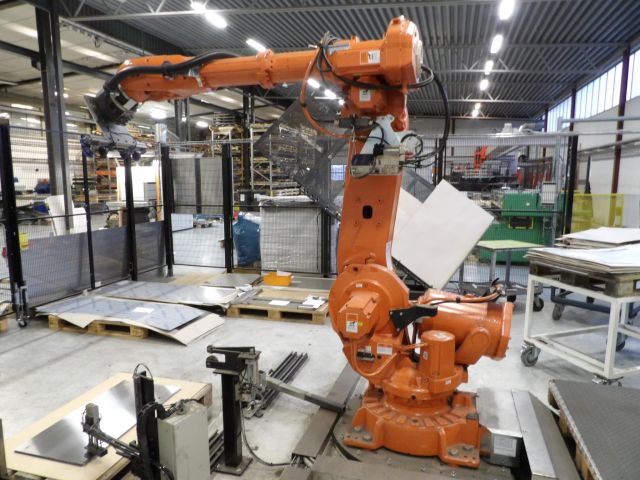 414143-8 ABB Robot IRB 6640 -08