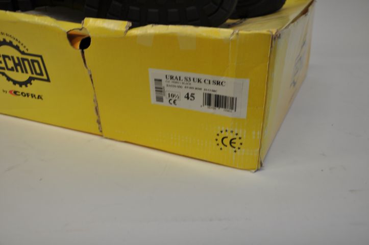 440259-3 Techno Ural Safety shoes (size 45)