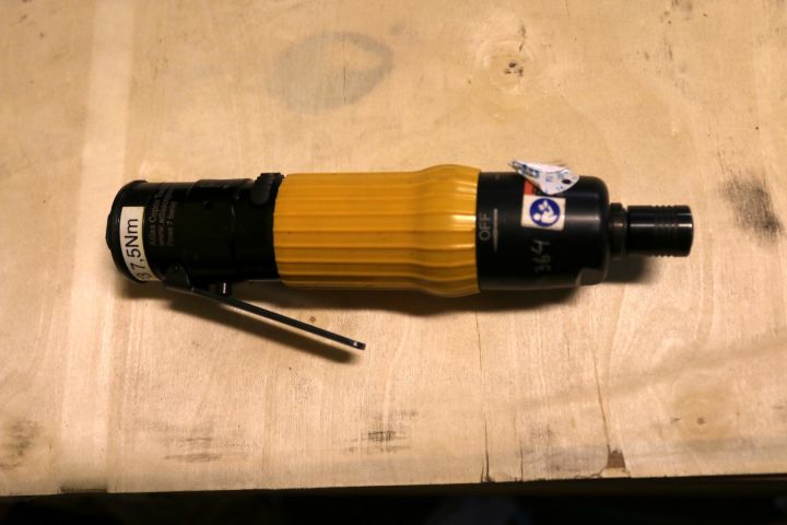 195976-10 Pneumatic tools 1 pallet ca: 80-tall units (8)