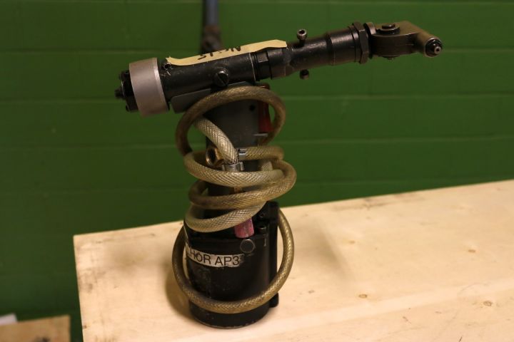 195976-12 Pneumatic tools 1 pallet ca: 80-tall units (8)