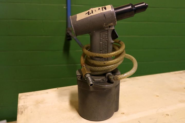 195976-14 Pneumatic tools 1 pallet ca: 80-tall units (8)
