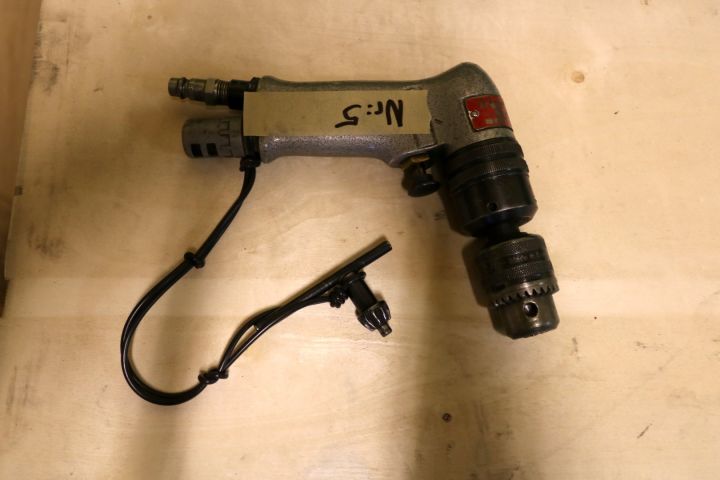 195976-15 Pneumatic tools 1 pallet ca: 80-tall units (8)