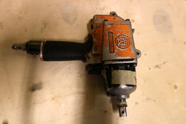195976-16 Pneumatic tools 1 pallet ca: 80-tall units (8)