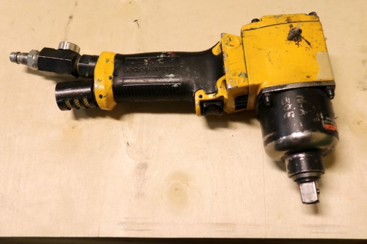 195976-29 Pneumatic tools 1 pallet ca: 80-tall units (8)