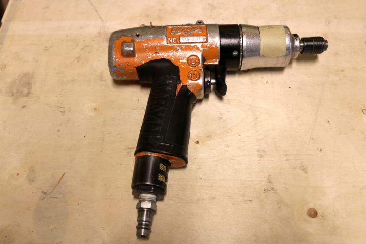 195976-32 Pneumatic tools 1 pallet ca: 80-tall units (8)