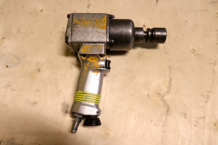195976-56 Pneumatic tools 1 pallet ca: 80-tall units (8)
