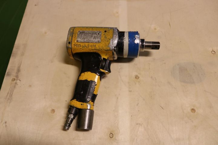 195976-57 Pneumatic tools 1 pallet ca: 80-tall units (8)