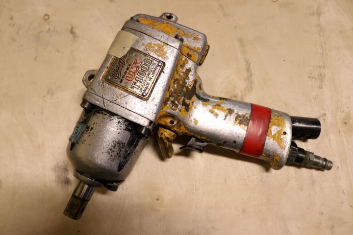195976-60 Pneumatic tools 1 pallet ca: 80-tall units (8)