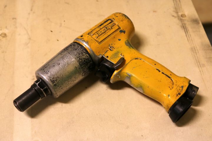195976-73 Pneumatic tools 1 pallet ca: 80-tall units (8)