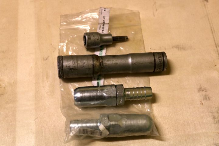 195976-74 Pneumatic tools 1 pallet ca: 80-tall units (8)