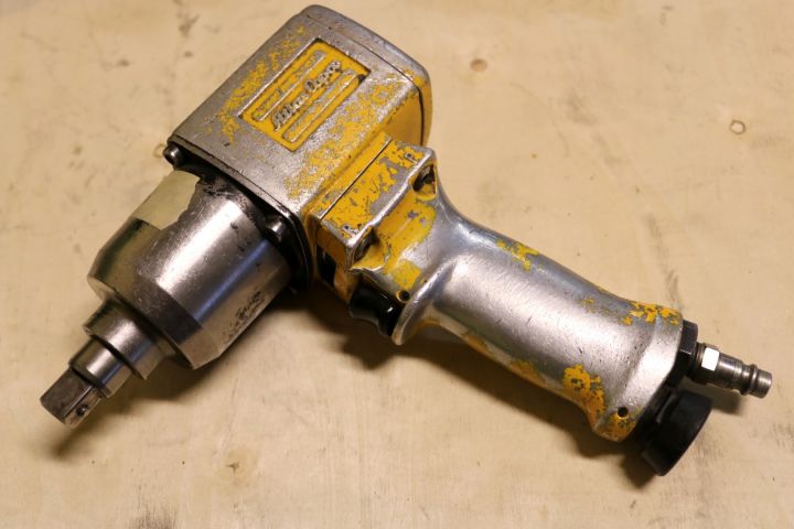 195976-89 Pneumatic tools 1 pallet ca: 80-tall units (8)