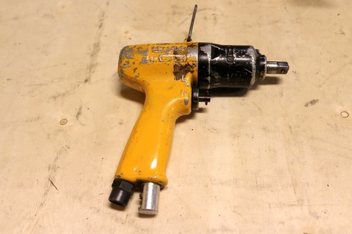 195976-95 Pneumatic tools 1 pallet ca: 80-tall units (8)