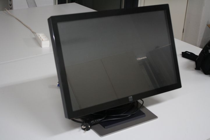 442198-5 Elo 2200L touchscreen monitor