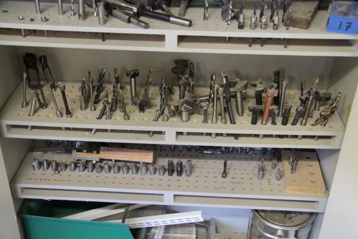 441979-3 Skåp med borr